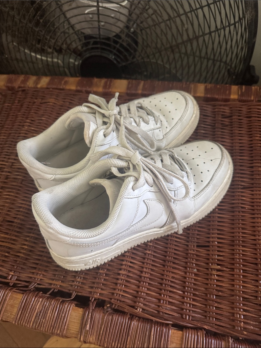 White Women's Low-Top Athletic Sneakers with Perforated Toe